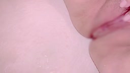 大量潮吹きオナニー