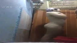 巨乳メガネ女子がシャワーでオナニー