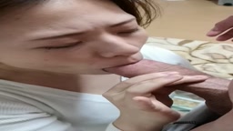 喉奥までしゃぶるおばさん