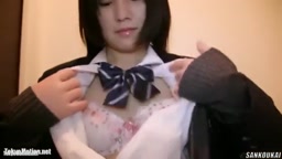 処女がお口でお仕事中