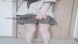 站着打破尿尿能居然喷到后面去