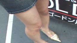 交換希望 メッセージ下さい 生ドル 伝説の黄色登場‼ びしょ濡れ敏感マ〇コに車内で生F生挿入２連発