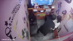 해킹된 한국 노래방 IP 카메라