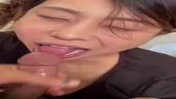 お金に困っている美女に抜いてもらう2 無修正　個人撮影