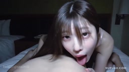 パイパン美乳娘