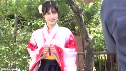 「卒業記念のメモリアルフォト」種付け集団生刺し写真館  －1人目・Rさん H大学卒業－