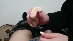 女友達にオナホで抜かれる