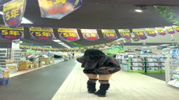 【女装露出】店内の鏡で自分を見ながら･･･