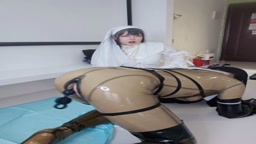 ラバー女装2