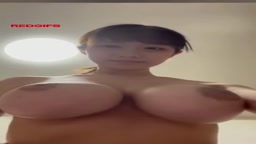 爆乳揺らし美女