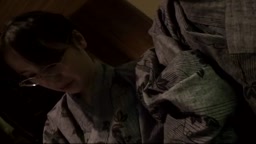 地味系メガネ美人妻が不倫旅行でエロ乱れ