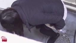 OLこっそりションベン...