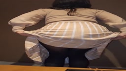 居酒屋、お尻丸出し