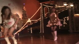 ストリップ劇場