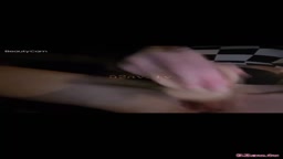 お姉さんのオナニー（露出）