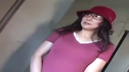 めがね奥さんご無沙汰の若い肉棒にうっとり 顔射に陶酔