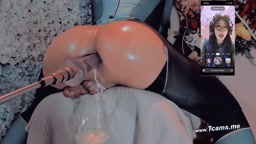 Trans' Ass Being Fucked By Her Dildo Machine