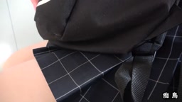 電車に乗った女子高生