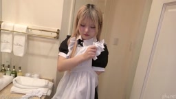 地雷系メイドを犯す