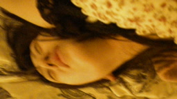 シャワーも浴びずにクンニに悶える彼女「もっとやって・・」