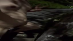 露出放尿②ピース