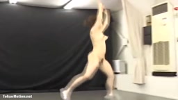 全裸バレエ乳揺れ