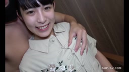 （無修正）透明感バツグンです。清楚系美女に大量中出し！