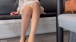 カフェでノーパンパンスト