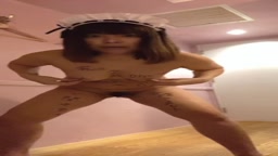 生き恥芸人れい 乳首コリコリ体操