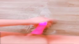 床に潮ぶちまけオナニー②