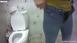 本) 신작 레즈비언이 여자친구의 보지를 만진다 샤워기로 자신