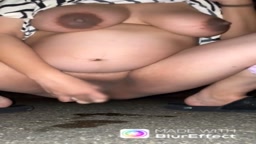 巨乳黒乳首な妊婦のびちゃびちゃ露出オナ