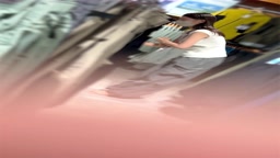 【働く女性の胸ちら ver.3】 〜スポーツ用品店で働く純白美女の胸ちら〜