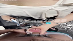 プールの更衣室でハメ撮り