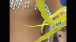 サンバ 熟女の激しい腰ふり