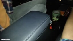 車内人妻フェラ①