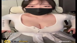 スクワット巨乳