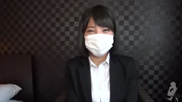 リクスーでやって来た巨乳女子大生。パンスト越しのパンティーがエロいです。脱がせてみたら淫汁が糸引いてました。