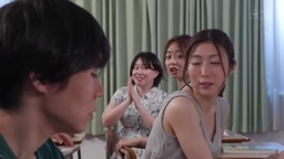 夜間学校に通う‘ 人妻