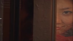 海辺の別荘で爆乳彼女の大胆な黒下着を見せよう。