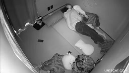 予)3시간 동안의 친밀한 공간 남자는 손으로 여자를