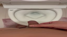 包茎おちんちんの皮剥き