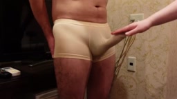 亀頭責め　パンツ　射精