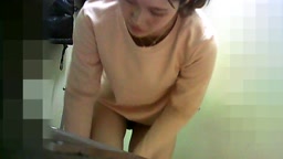 アルバイト着替え美人