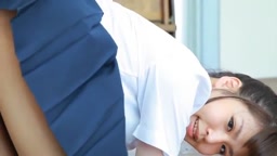 制服-屋内パンチラ