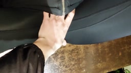 スポーツクラブからの帰り道、公共のベンチでセックス。