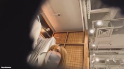 ニットワンピ店員