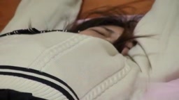 〔一般公開再開〕大人キレカワセクシー系JKのオヤバレチェックした後のベッドでガチオナニー