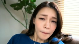 1505 マンション共用部で大胆オナニーに大量潮吹き、立バックの音が鳴り響く緊張の1時間