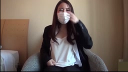 学習塾で働く美女先生がまさかのハメ撮り。